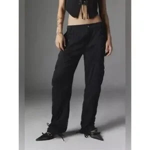 NWT Silence + Noise Cargo Pants • Size 6