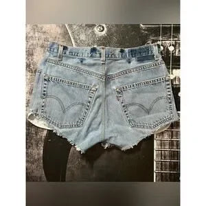 Urban Renewal Relaxed Fit 550 Jean Shorts • Light Wash • Size Large