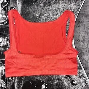 NWT Urban Outfitters Out From Under Sporty Seamless Bra Top • Coral • Size M/L